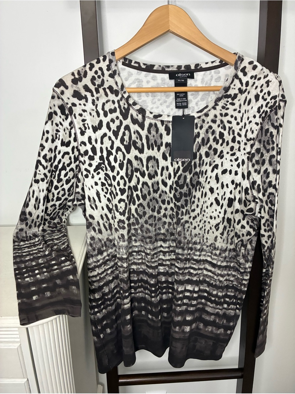 Brand new!! Olsen Europe Black & White Leopard Print Long Sleeve Top. Size XL